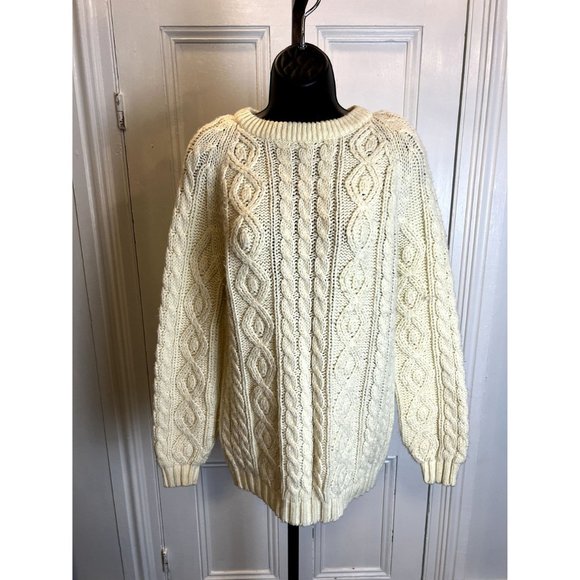 1970s Vintage Andrew St. John Cable Knit Sweater - Picture 9 of 11